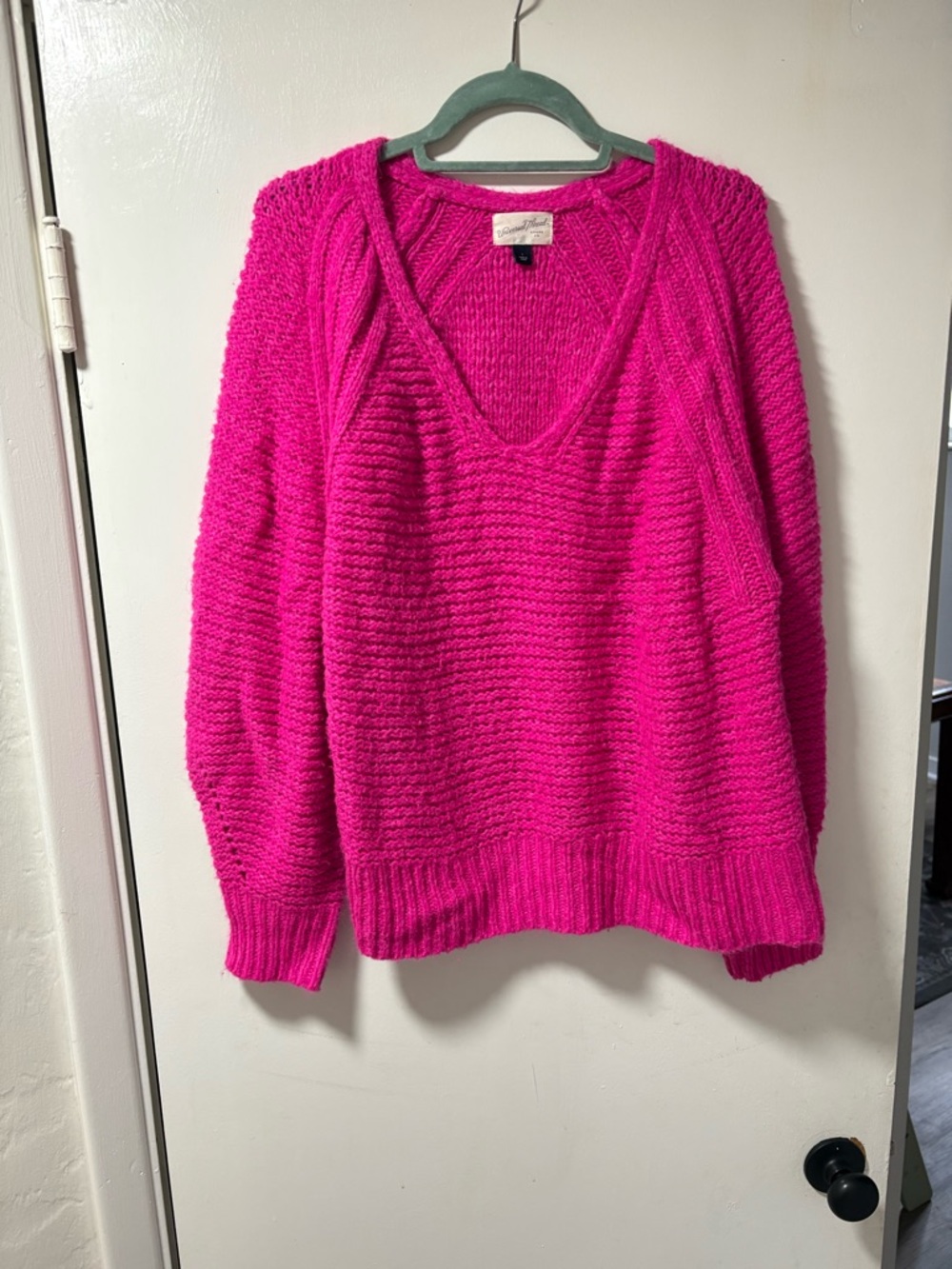 Universal Thread Hot Pink V-Neck Knit Sweater